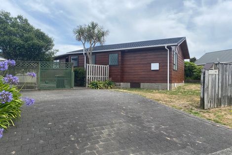 Photo of property in 47 Guadeloupe Crescent, Grenada Village, Wellington, 6037