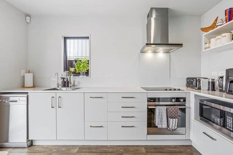 Photo of property in 6 Jean Alma Lane, Wattle Downs, Auckland, 2103