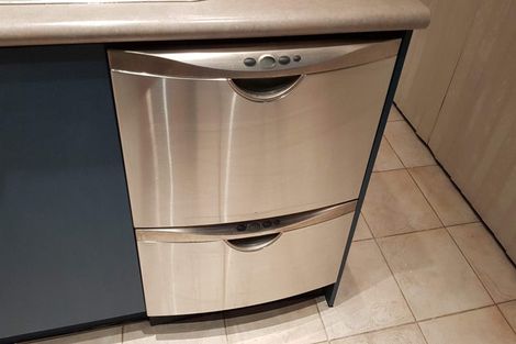 Photo of property in 76 Edgewater Drive, Pakuranga, Auckland, 2010