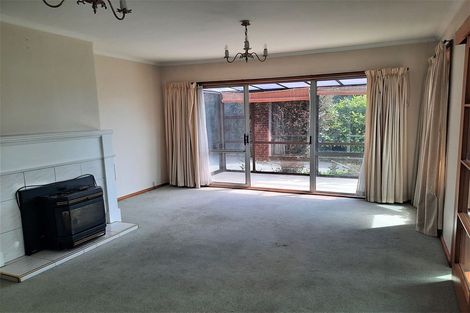 Photo of property in 15 Sevenoaks Drive, Bryndwr, Christchurch, 8053