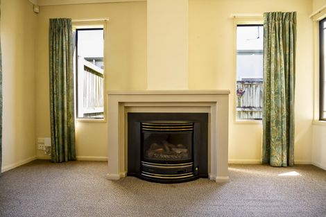 Photo of property in 27 Pirie Street, Palmerston North, 4410