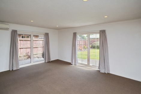 Photo of property in 35 Beauford Place, Parklands, Christchurch, 8083