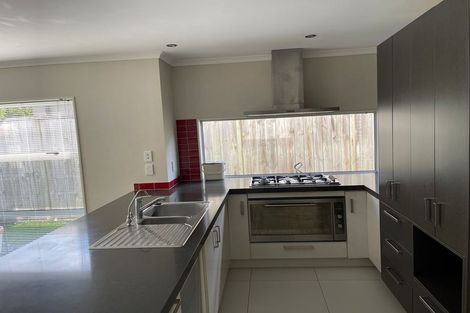 Photo of property in 3 Lorenzo Way, Flat Bush, Auckland, 2016