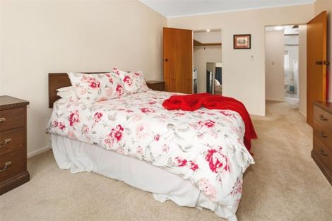 Photo of property in 19 Yarrow Place, Papakowhai, Porirua, 5024