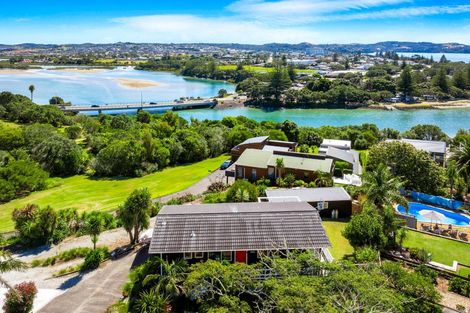 Photo of property in 44 Amorino Drive, Red Beach, 0932