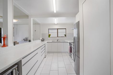 Photo of property in 16 Janome Place, Bucklands Beach, Auckland, 2014