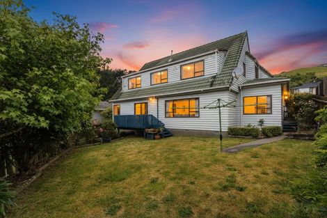 Photo of property in 64 Woodman Drive, Tawa, Wellington, 5028