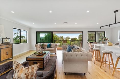 Photo of property in 48c Totara Road, Te Atatu Peninsula, Auckland, 0610