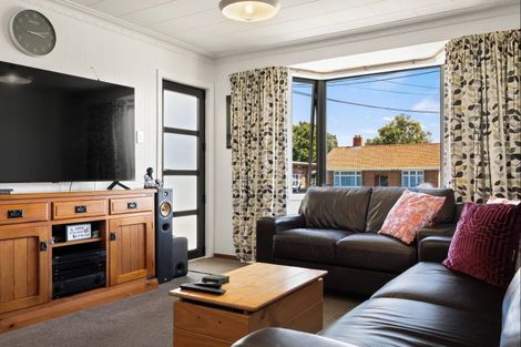 Photo of property in 17 Argyle Street, Mornington, Dunedin, 9011
