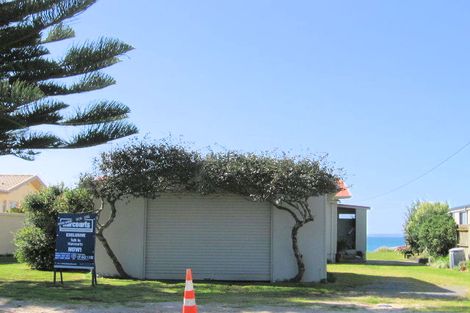 Photo of property in 23 Karewa Parade, Papamoa Beach, Papamoa, 3118