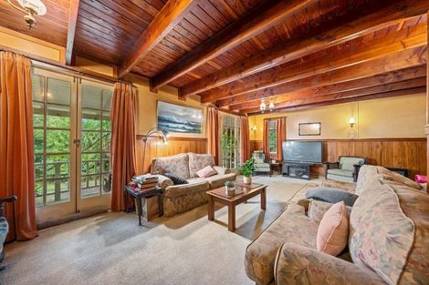 Photo of property in 130 Boord Crescent, Kumeu, 0891