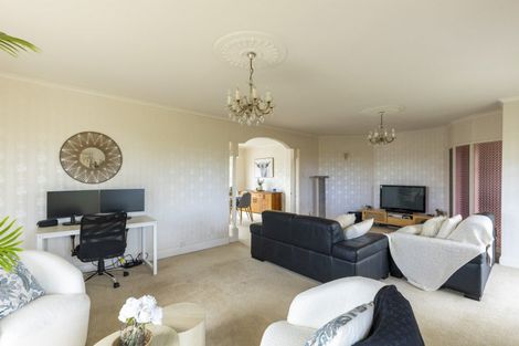 Photo of property in 188 Mangorei Road, Merrilands, New Plymouth, 4312