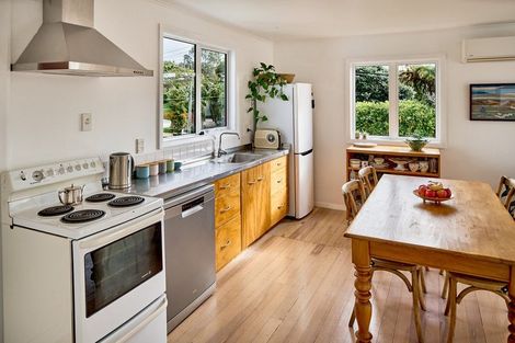 Photo of property in 122 Muri Road, Pukerua Bay, 5026