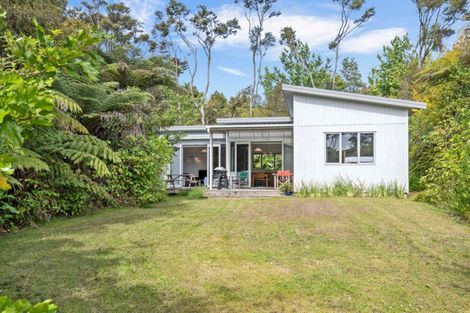 Photo of property in 105 Bays Road, Orere Point, 2585