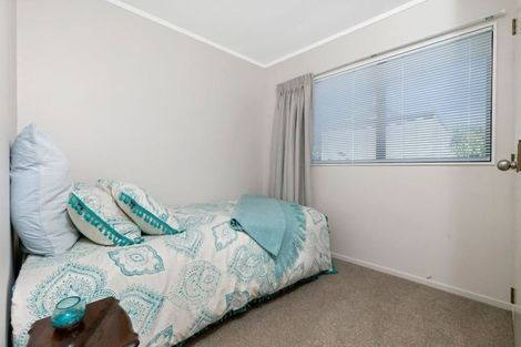 Photo of property in 2/39 Browns Bay Road, Browns Bay, Auckland, 0630