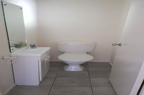 Photo of property in 1/3 Orwell Road, Greenhithe, Auckland, 0632