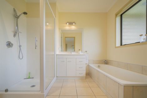 Photo of property in 24 Heritage Close, Whitianga, 3510