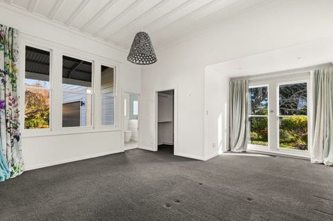 Photo of property in 27 Neeve Road, Taradale, Napier, 4112