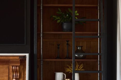 Photo of property in 10 Cobden Road, Bluff Hill, Napier, 4110