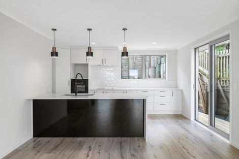 Photo of property in 2 Valley Heights Lane, Pukekohe, 2120