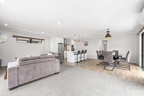 Photo of property in 6 Pattullo Crescent, Wallaceville, Upper Hutt, 5018