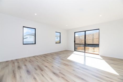 Photo of property in 13 Shibata Rise, Ranui, Auckland, 0612