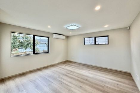 Photo of property in 9a Darren Crescent, Half Moon Bay, Auckland, 2012