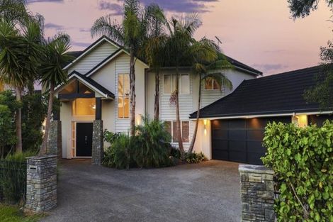 Photo of property in 2 Oscar Road, Greenhithe, Auckland, 0632