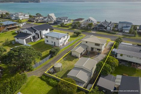 Photo of property in 172 Captain Cook Road, Cooks Beach, Whitianga, 3591