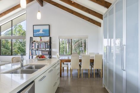 Photo of property in 204 Vipond Road, Stanmore Bay, Whangaparaoa, 0932