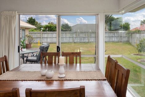 Photo of property in 22 Montecito Place, Golflands, Auckland, 2013