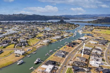 Photo of property in 14 Awatea Drive, Whitianga, 3510