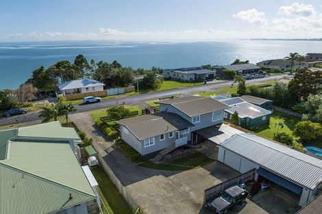 Photo of property in 11 Crispe Road, Clarks Beach, 2122