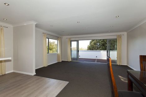 Photo of property in 2/1 Keys Street, Belmont, Auckland, 0622
