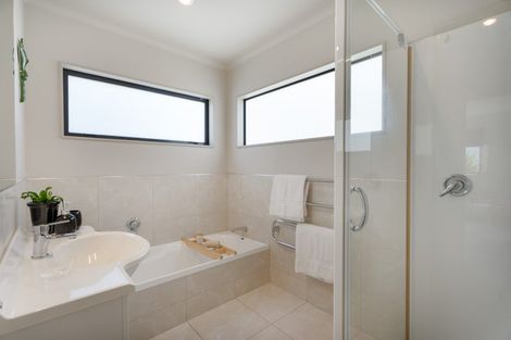 Photo of property in 3b Hawtrey Terrace, Johnsonville, Wellington, 6037