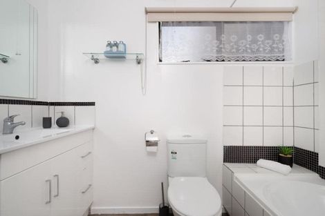 Photo of property in 9 Jacinta Grove, Swanson, Auckland, 0612