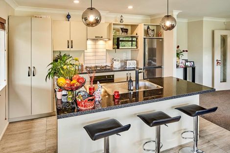 Photo of property in 38 Speldhurst Grove, Stokes Valley, Lower Hutt, 5019