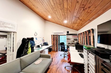 Photo of property in 4 Oystergrove Road, West Harbour, Auckland, 0618