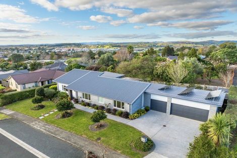 Photo of property in 14 Stonedale Drive, Pukekohe, 2120