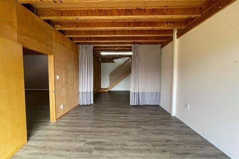 Photo of property in 37 Pitt Road, Runciman, Drury, 2578