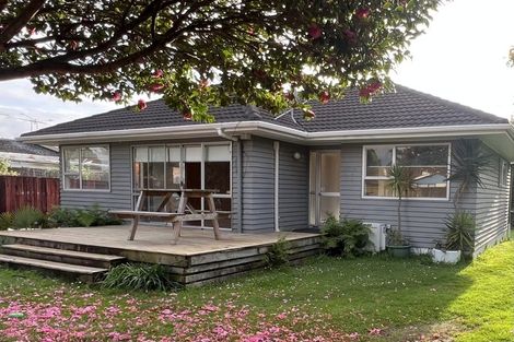 Photo of property in 36 Challen Close, Conifer Grove, Takanini, 2112