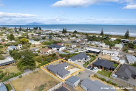 Photo of property in 53 Seagrass Place, Otaki Beach, Otaki, 5512