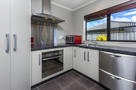 Photo of property in 2 Percy Kinsman Crescent, Riverstone Terraces, Upper Hutt, 5018