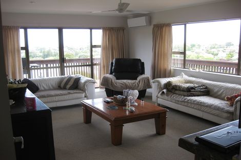 Photo of property in 29a Stanmore Bay Road, Stanmore Bay, Whangaparaoa, 0932
