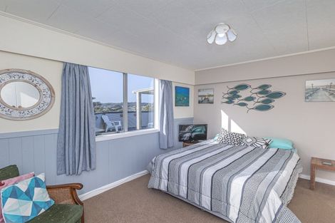 Photo of property in 15 Mack Street, Foxton Beach, Foxton, 4815