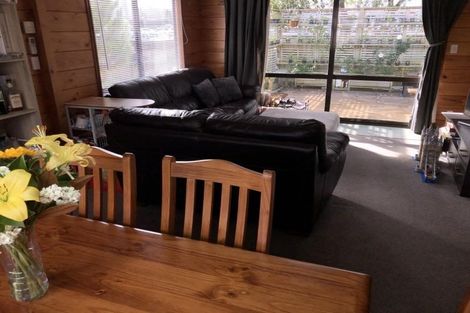 Photo of property in 2 Vincent Street, Waterloo, Lower Hutt, 5011