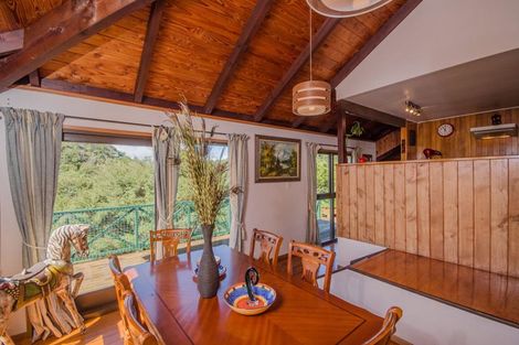 Photo of property in 907 West Coast Road, Waiatarua, Auckland, 0604