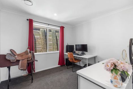 Photo of property in 84 Bert Wall Drive, Omokoroa, 3114