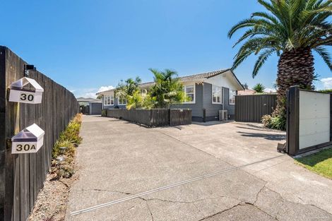 Photo of property in 30 Convair Crescent, Mangere, Auckland, 2022