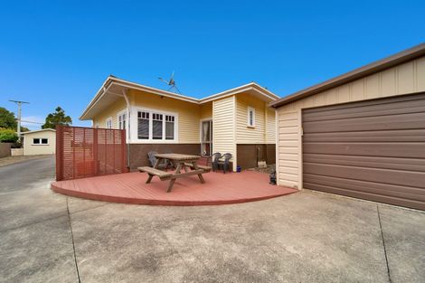 Photo of property in 17 Galt Street, Hawera, 4610